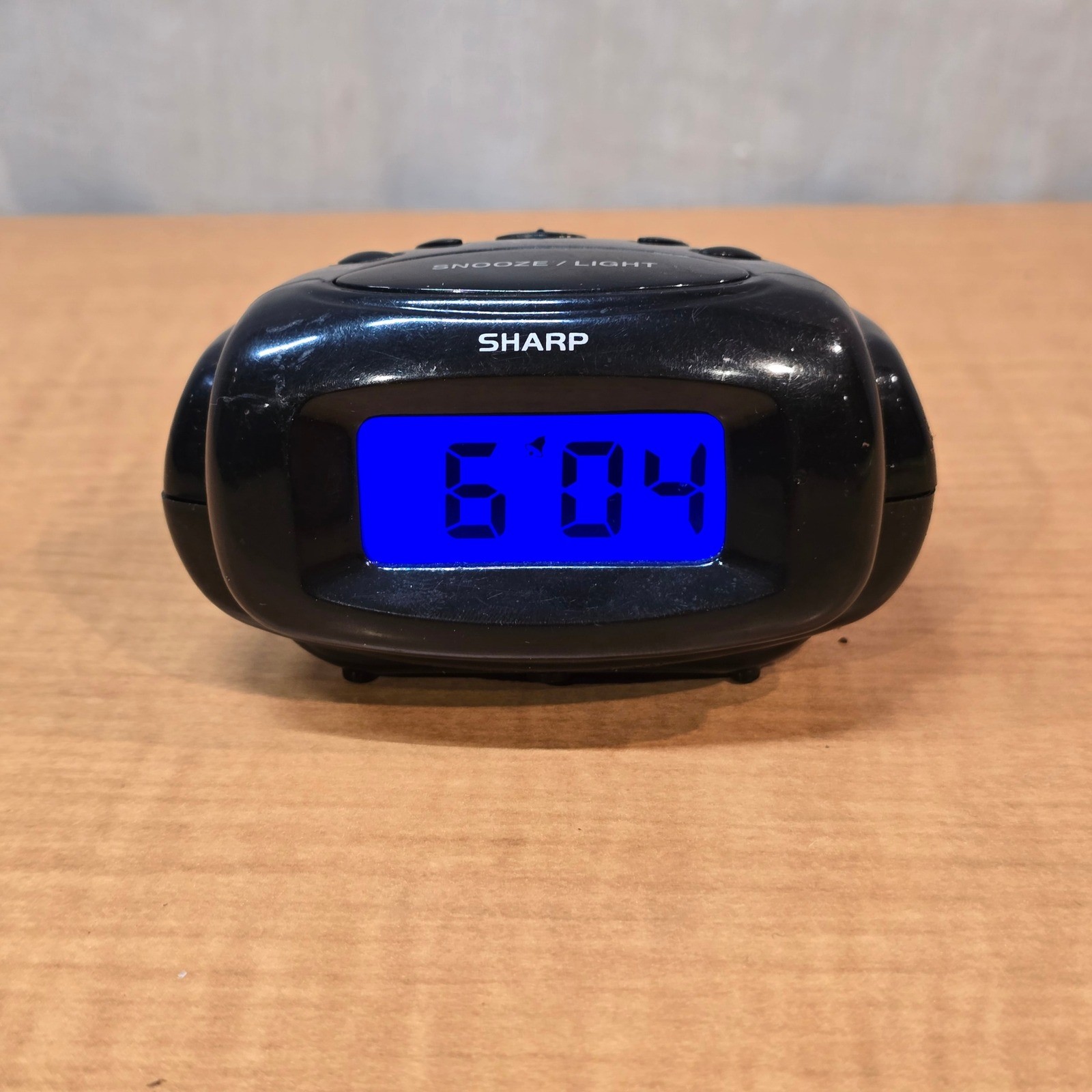 Sharp LCD Digital Travel Alarm Clock Black SPC500 Blue Display Tested Battery