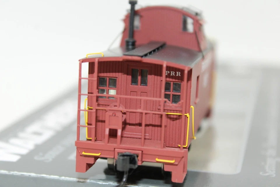 Walthers Proto HO Scale PRR Pennsylvania Central N6B Cabin Caboose Car #981797 - Image 3 of 4