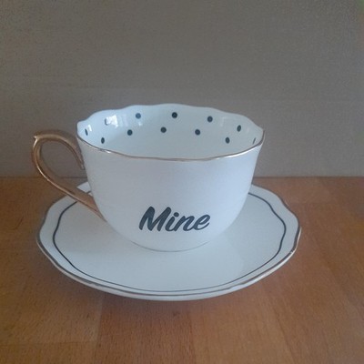 Fox & Ivy Polka Dot - MINE - Teetasse und Untertasse - Preloved - schöner Zustand.