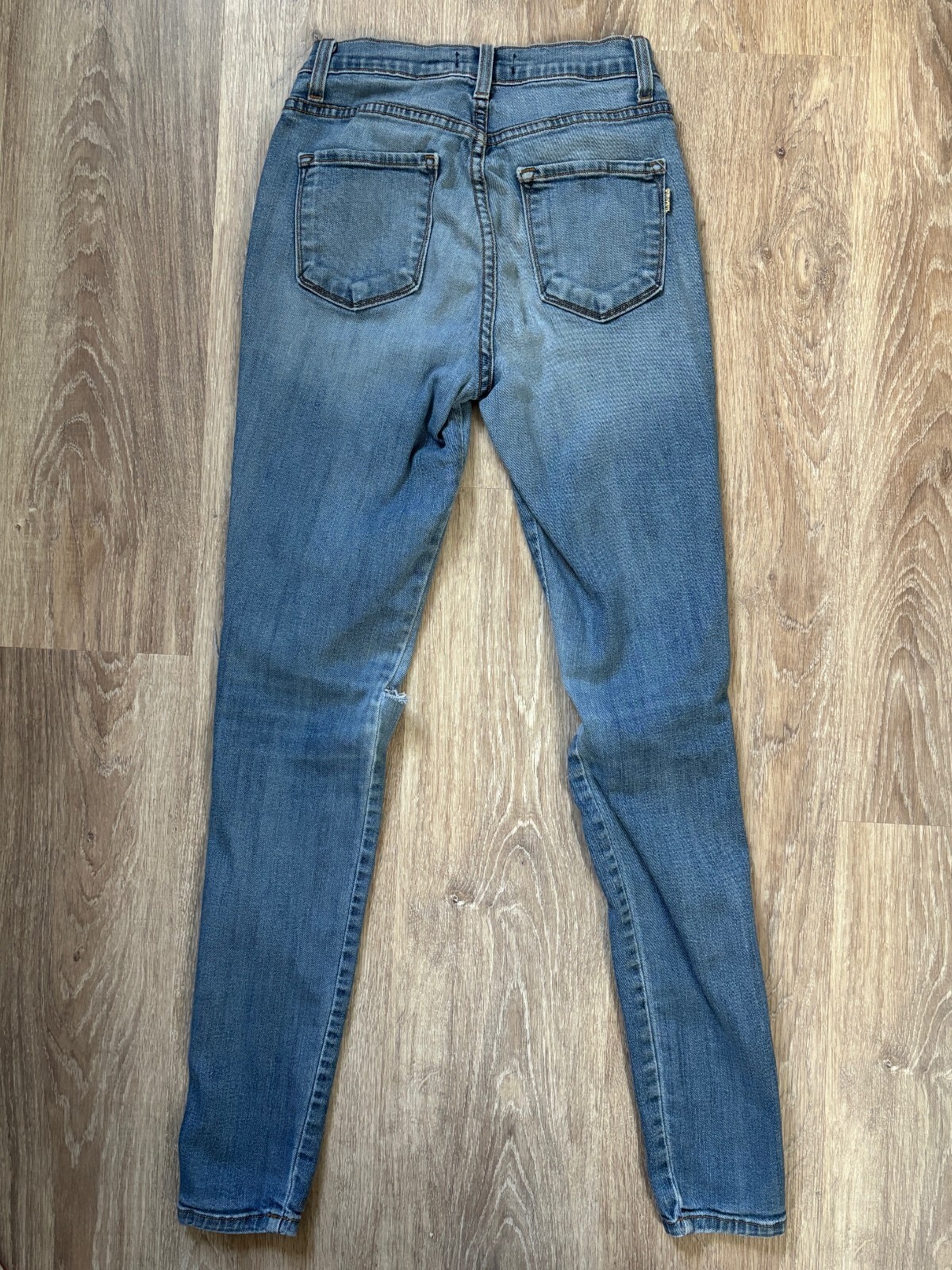 Picture 4 of 5