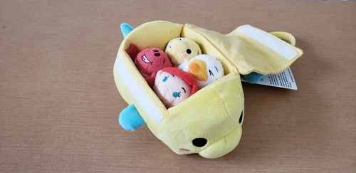 BRAND NEW WITH TAGS Disney Store Tsum Tsum Little Mermaid Flounder Bag Set