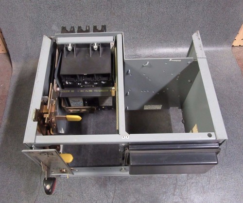 CUBO ALIMENTADOR CUADRADO D MODELO 5 MCC 12" CON INTERRUPTOR 3 AMPERIOS 600V FHP3600311M - Imagen 2 de 6