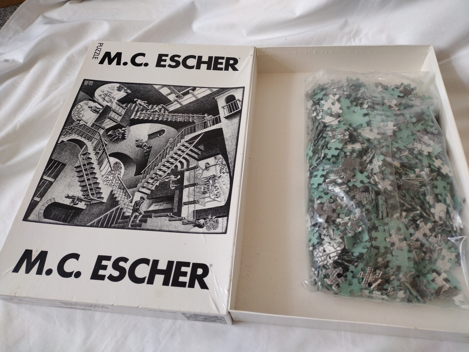 M C ESCHER JIGSAW PUZZLE 1000 PIECES SELEGIOCHI MILANO 59x55cm RELATIVITY - NEW