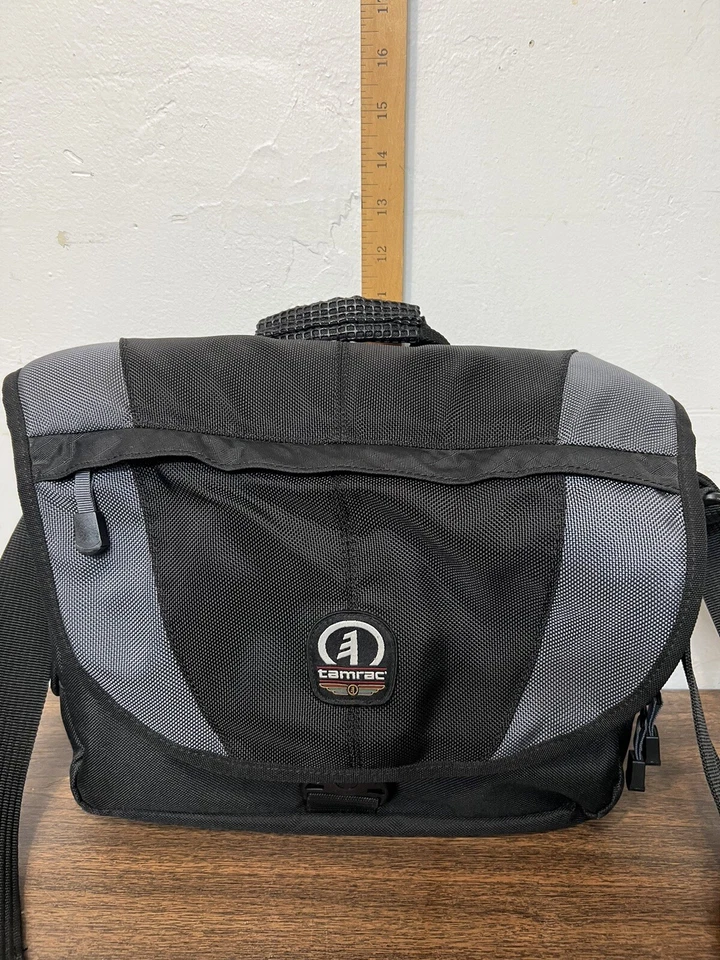 TAMRAC 5534 Adventure Messenger 4 Camera Bag - Shoulder Strap - Black Gray - Image 3 of 4