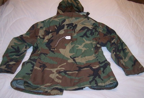 (G12) WOODLAND CAMOUFLAGE COLD WEATHER FIELD COAT WITH HOOD MEDIUM - REGULAR - Picture 2 of 5