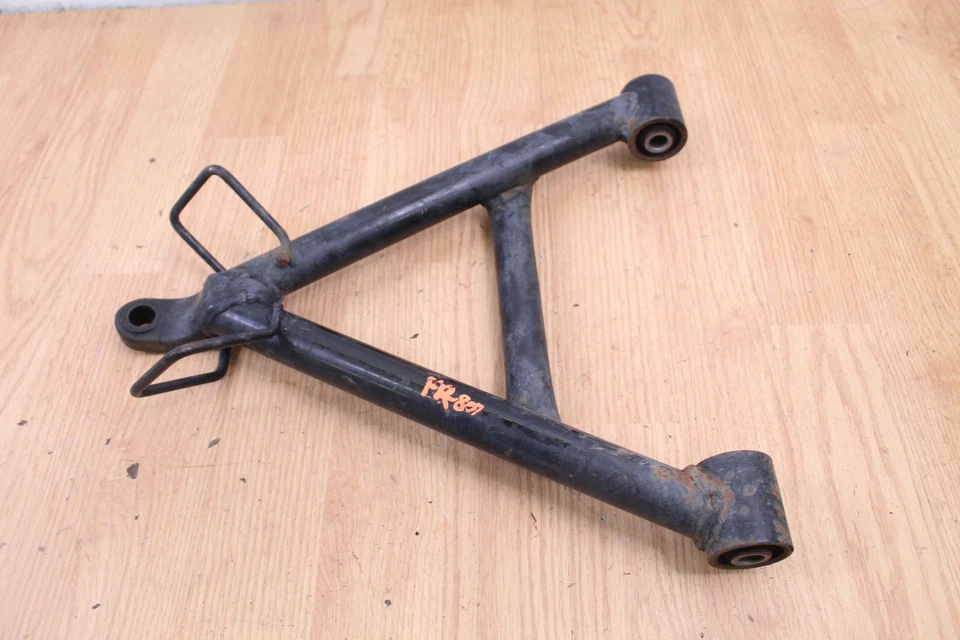 Kawasaki Mule 2520 B 1993 Kaf620 delantero inferior derecho brazo control Foto 2 de 4