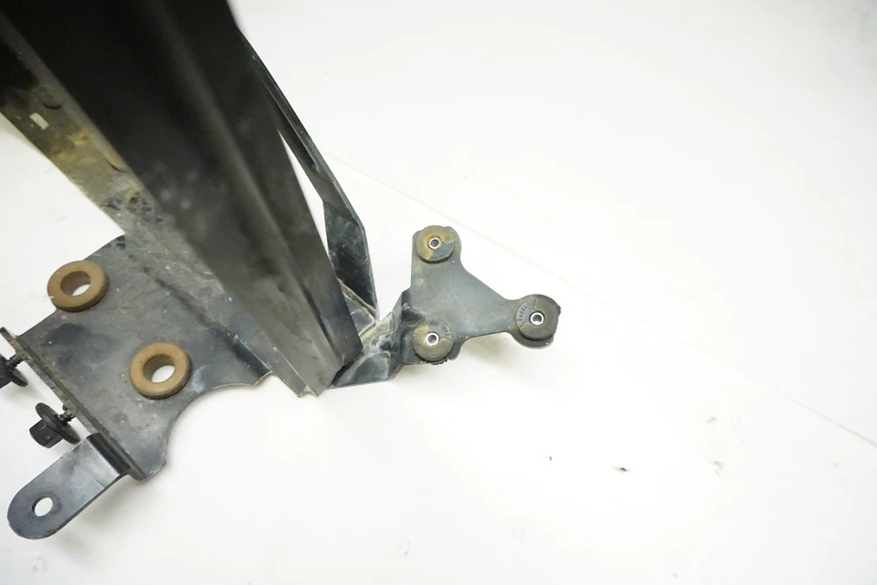 Soporte radiador auxiliar izquierdo audi rs7 2014-2018 4g0121261l Foto 4 de 4