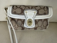 NWOT AUTHENTIC COACH LEGACY WRISTLET