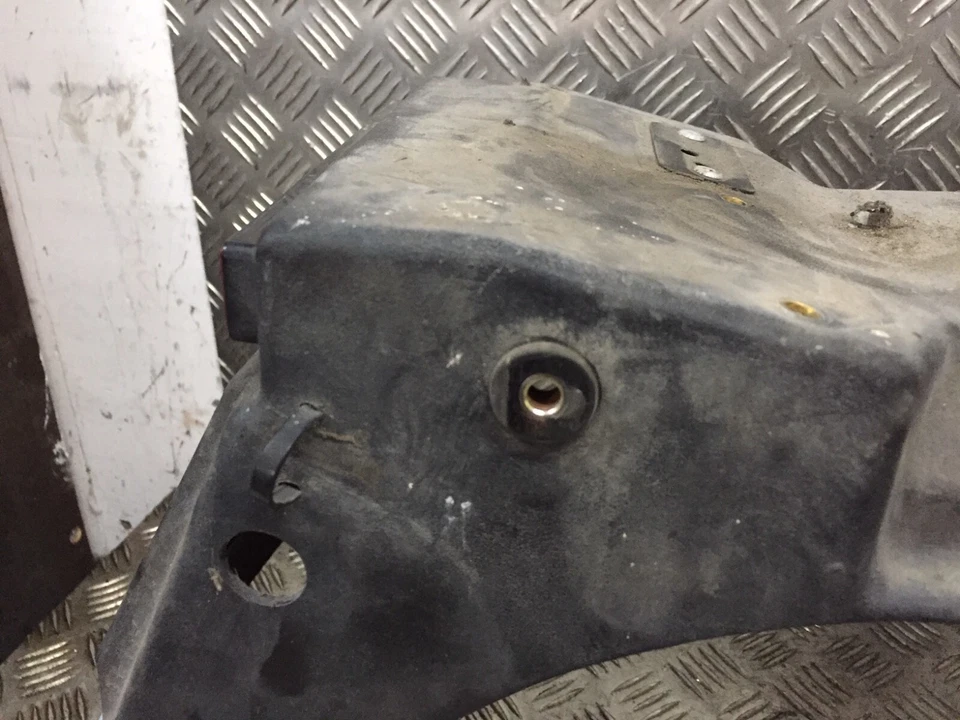 Soporte matrícula trofeo TRIUMPH 1200 Foto 4 de 4