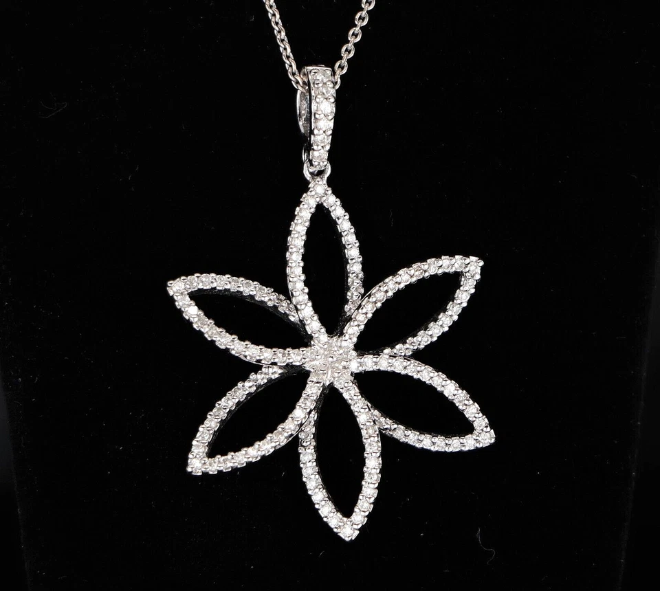 $2,950 RH Oro Blanco 18K Colgante Flor Diamante Redondo 18" Collar Cadena Foto 3 de 4