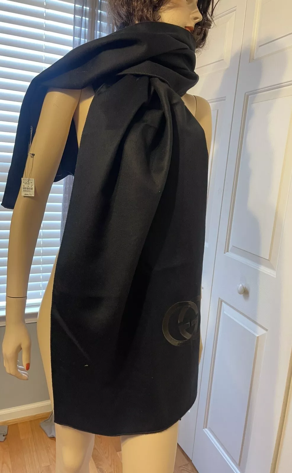 CHÂLE ÉCHARPE GUCCI par Tom Ford neuve vintage avec petits trous invisibles