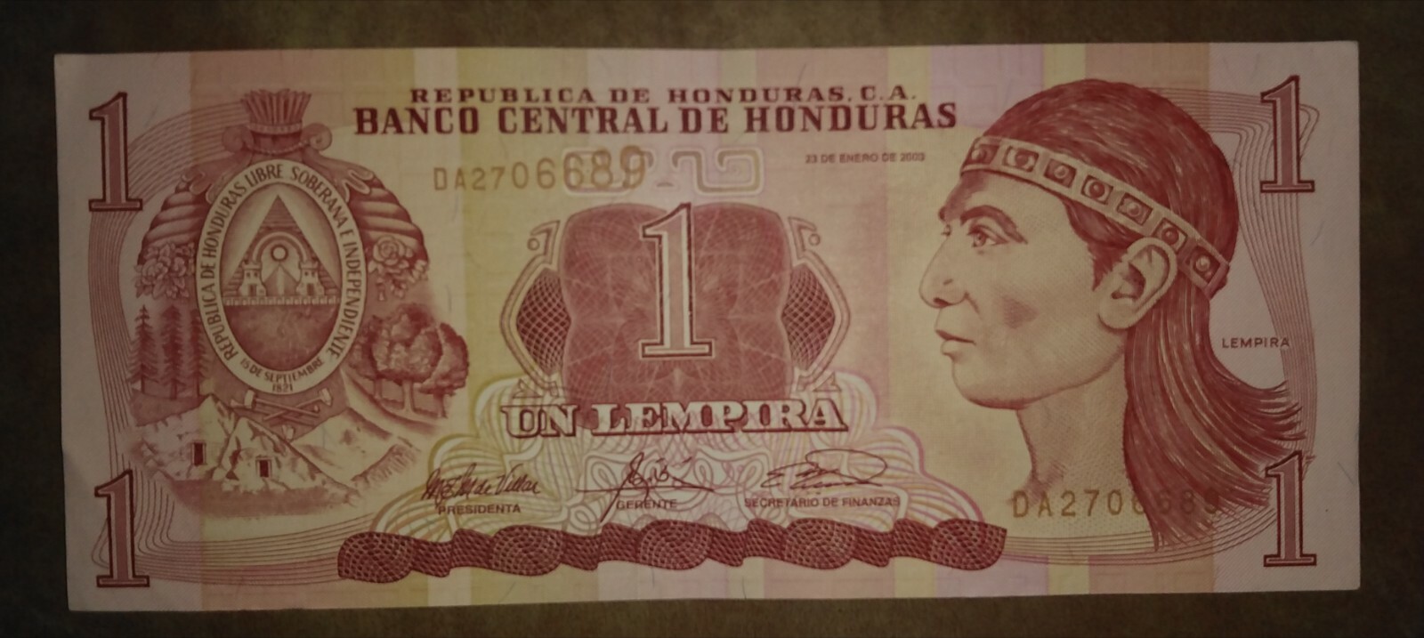 Lot of Worldwide Banknotes (5 Rand & 100000 Dinaras & 1 Lempira & 100 ...