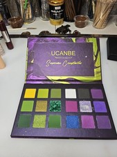 Maquillaje verde esmeralda alternativo gótico