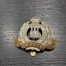WW1 Suffolk Regiment Cap Badge Blow Holes To Rear O83