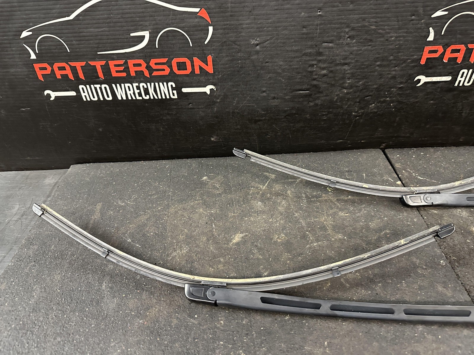 03-10 BENTLEY CONTINENTAL LEFT & RIGHT WINDSHIELD WIPER ARMS