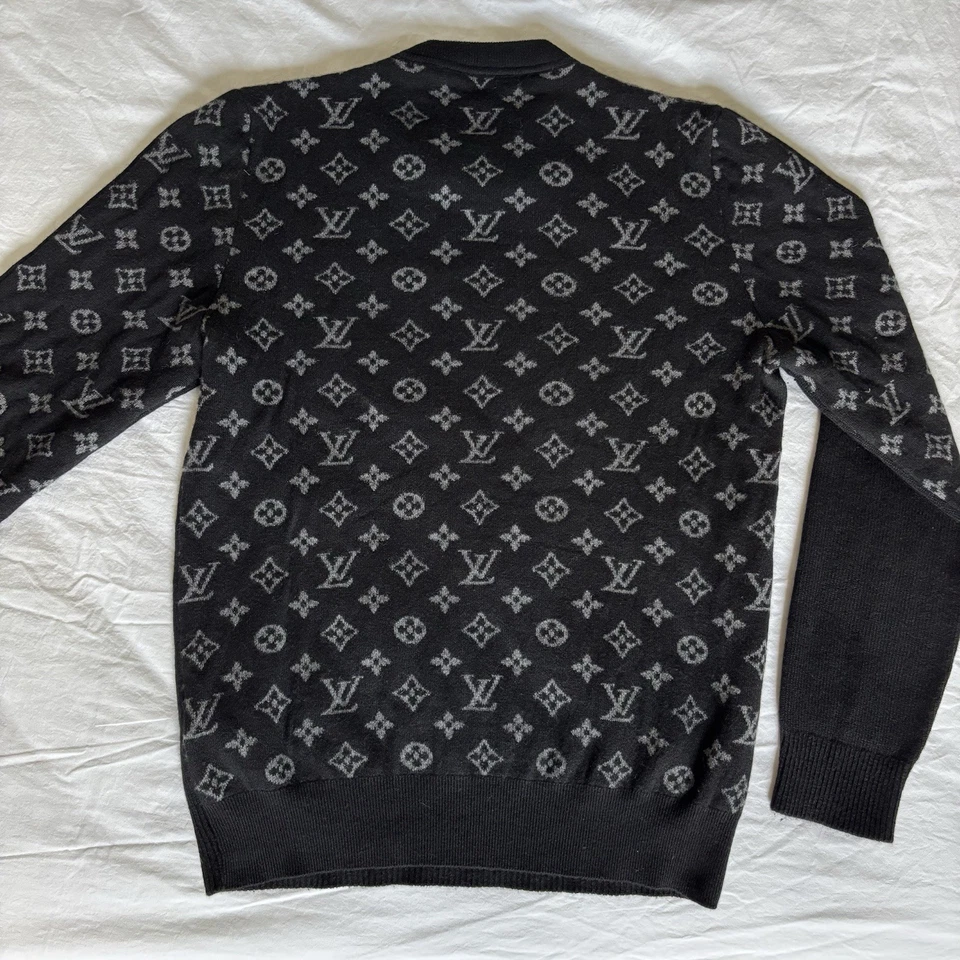 LOUIS VUITTON MEDIO MONOGRAMA CUELLO REDONDO HOMBRE TALLA M 100% CACHEMIR Foto 2 de 4