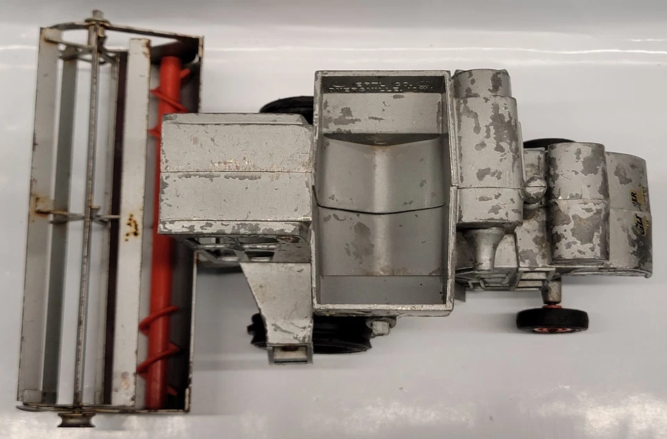 Vintage Ertl Allis Chalmers Gleaner G Combine 1/32 Diecast Made in USA - Image 4 of 4