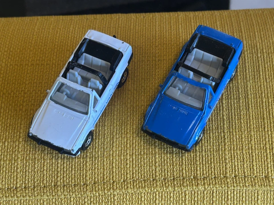 Matchbox Superfast MB17  Ford Escort XR3i Cabriolets 1985 Die cast Blue White - Image 3 of 4