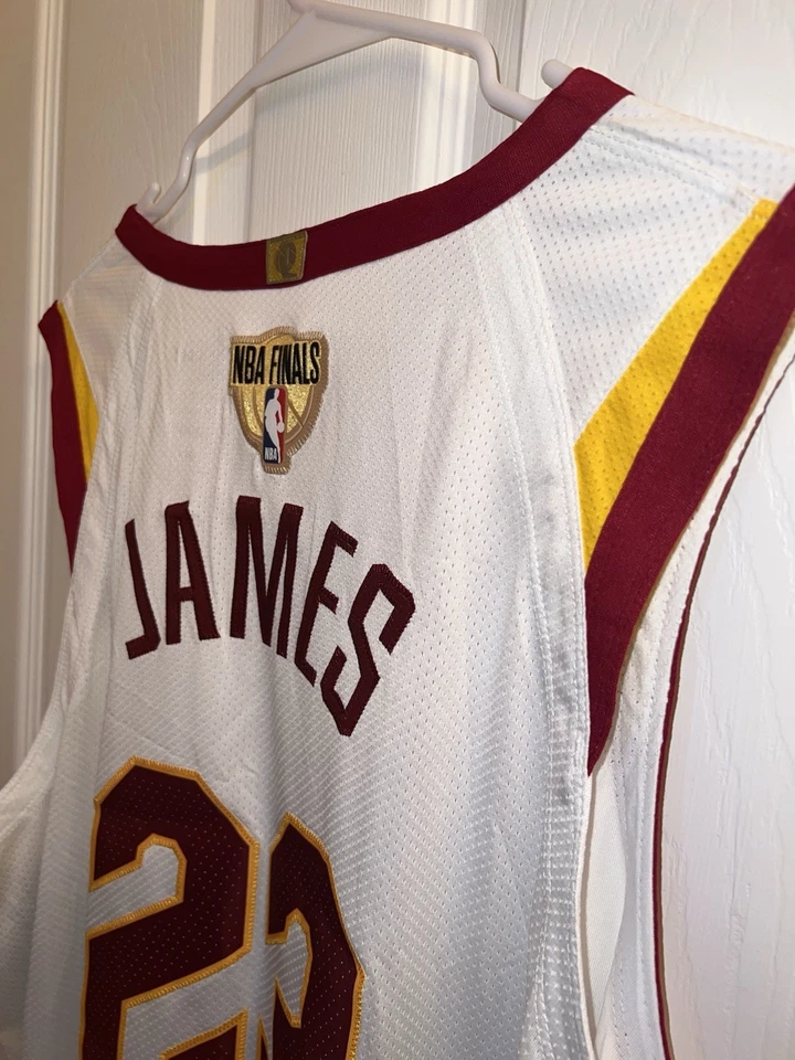 LeBron James Cleveland Cavaliers 2018 NBA Finals Jersey Men's Large - Image 3 of 4