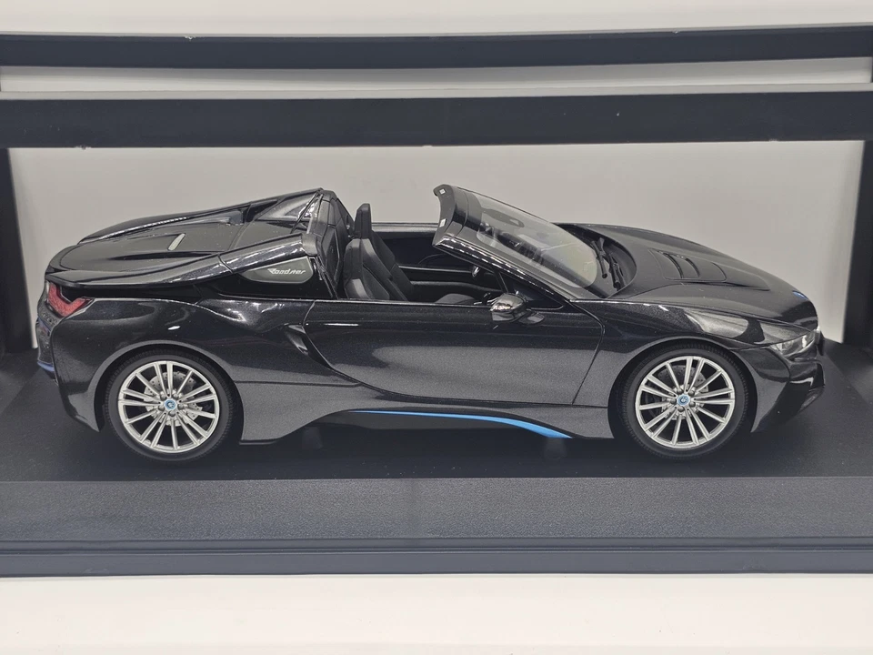 Bmw i8 Roadster Grigio 1:18 Minichamps In Box - Immagine 4 di 4