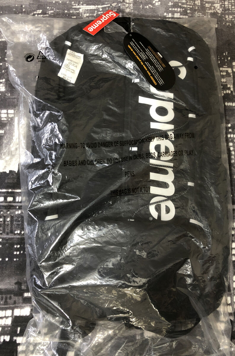 Supreme Backpack Black!!SS17!!100% Authentic!!Totally Dead Supreme Backpack Black!!SS17!!100% Authentic!!Totally Dead