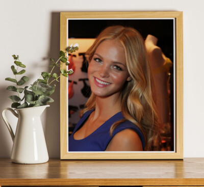 Erin Heatherton: 10''x8'' professionelles Foto