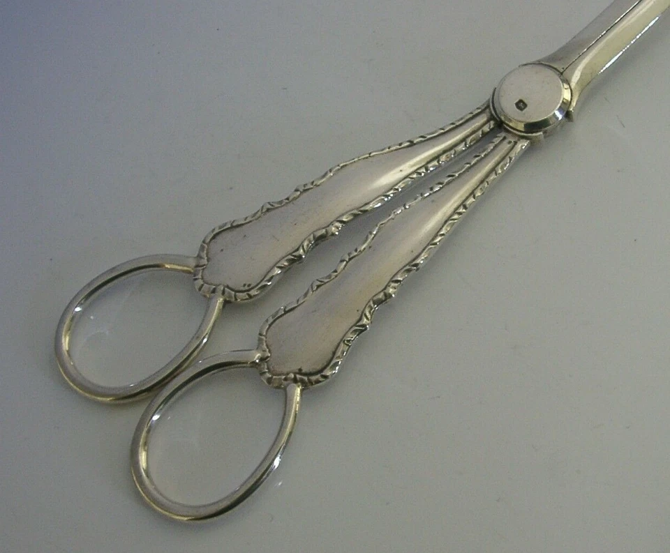 TESOURAS INGLESAS DE PRATA ESTERLINA MACIÇA 1924 ANTIGAS 68g - Imagem 3 de 4