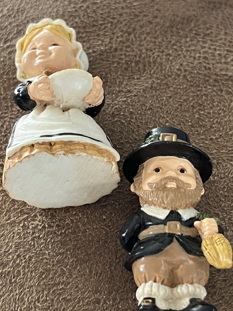 Mini Pilgrim Couple
