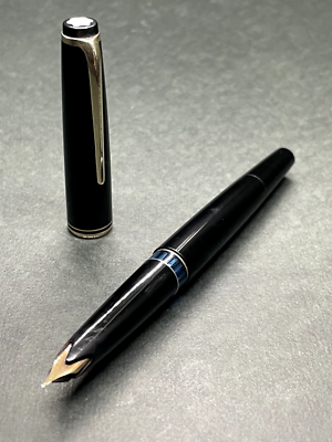 MONTBLANC No.22 Black GT Vintage Piston-filler Fountain Pen 14C