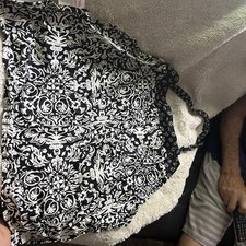 Nursing Cover. Munchkin Jelly Bean. Black White Floral. Adjustable Strap