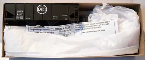 Kit de tolva Accurail #2590 USRA 55 toneladas 2 bahías -- Detroit, Toledo e Ironton #1437 | Zustand: New