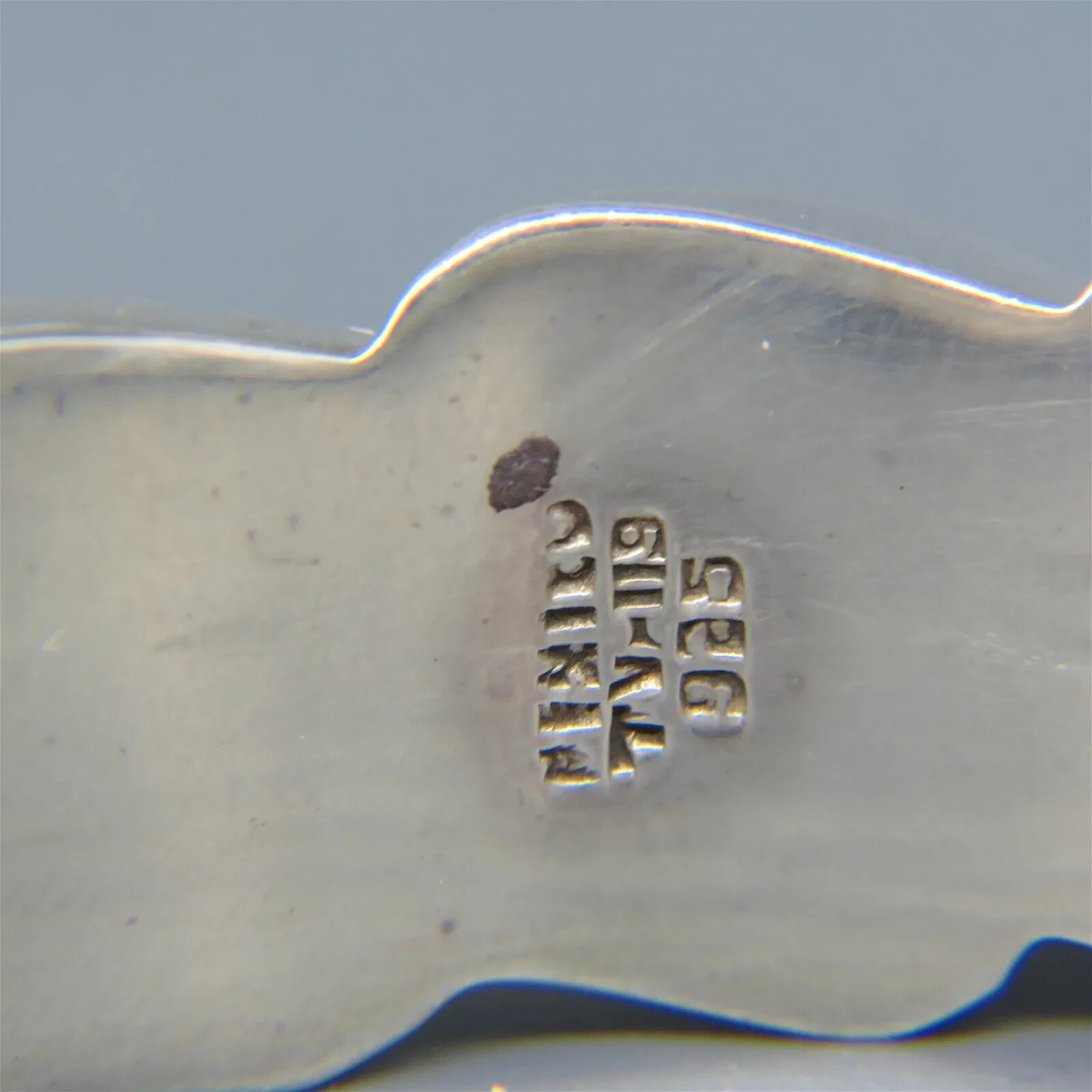 GORGEOUS STERLING SILVER HINGED BANGLE BRACELET - image 4