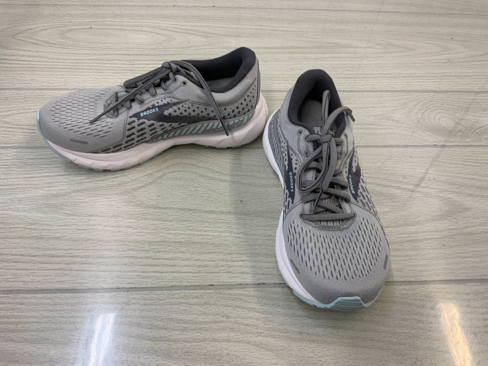 Brooks Women's Adrenaline GTS 21 Oyster/Alloy/Light Blue / 6 / 2E