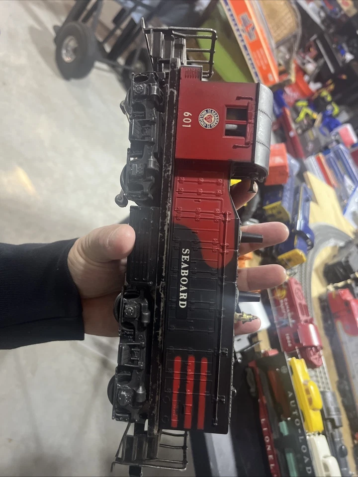 Lionel Post War 601 Seaboard NW2 Switcher, Good Condition  Tested And Runs Great - Image 3 of 4
