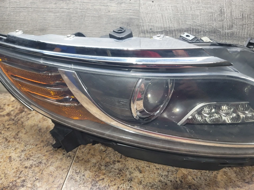 2013 -  2016 LINCOLN MKS Right Passenger Headlamp Hid OEM DA 53-13005-AN - Image 4 of 4