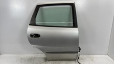 Porte arrière et accessoires Nissan TINO