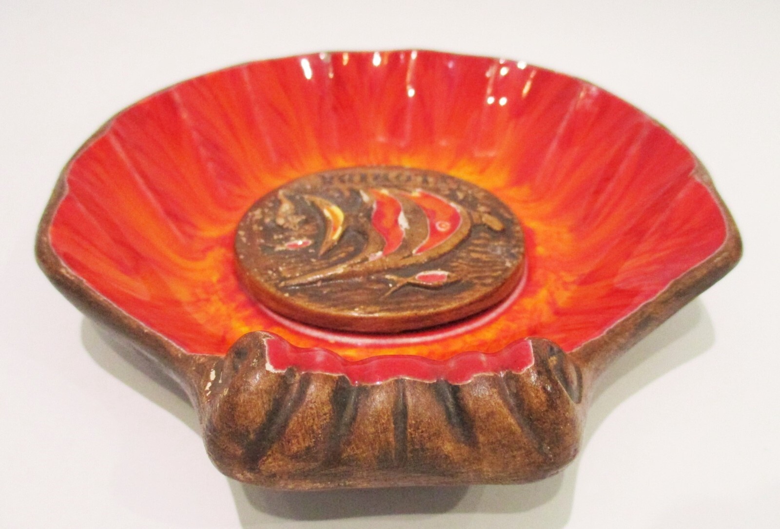 TREASURE CRAFT Red Orange Lava Florida Ashtray Dish Scallop Shell w/ Angel Fish