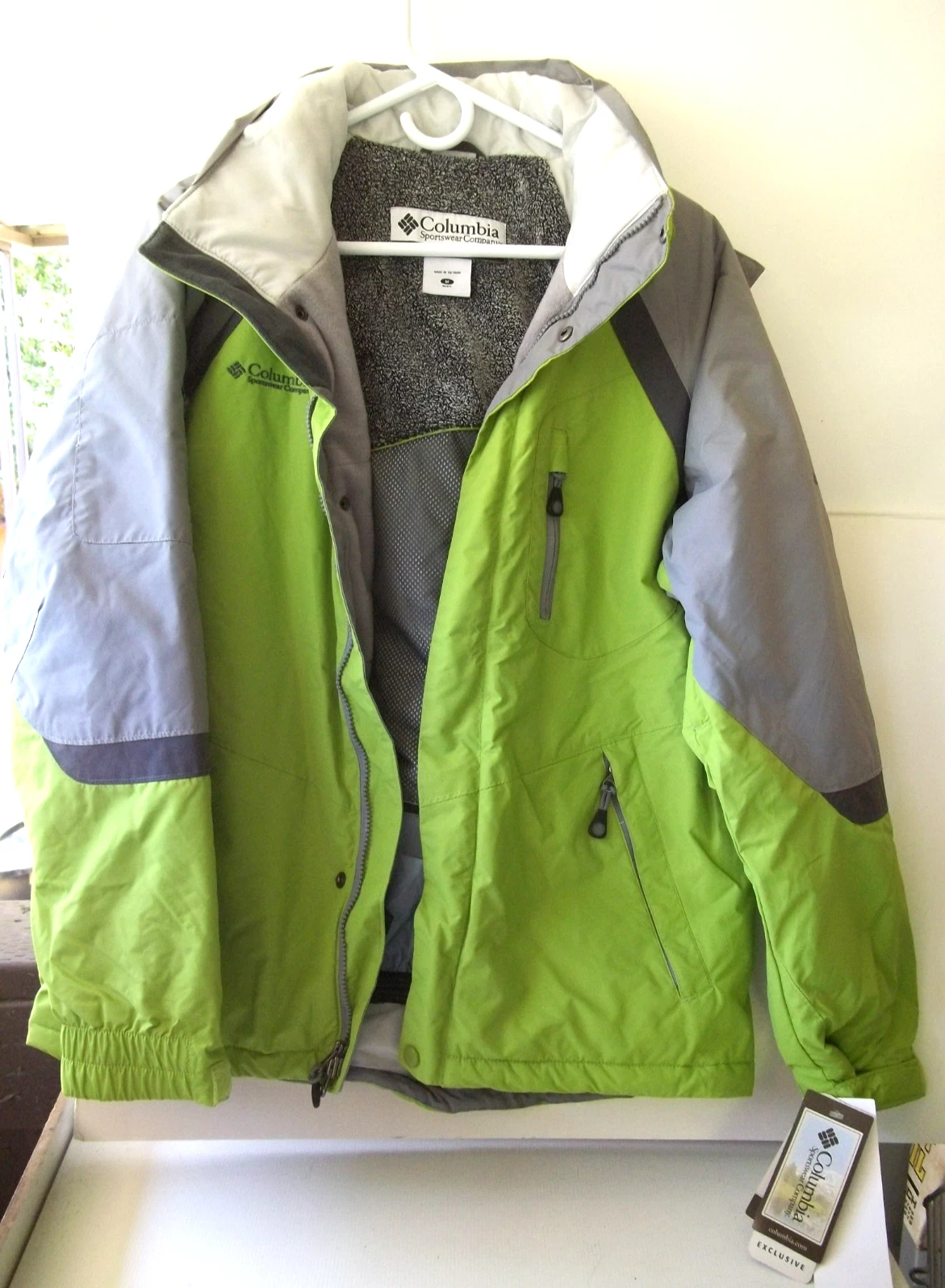 COLUMBIA WINTER SPORT JACKET GREEN SIZE MED.