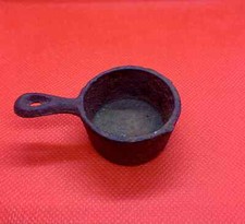 Vintage Salesman Sample Cast Iron miniature Skillet