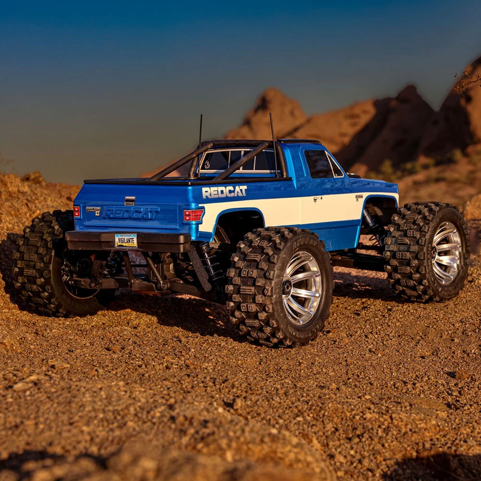 REDCAT RACING VIGILANTE 8S 1/5 SCALE BRUSHLESS RC MONSTER TRUCK W/ 2.4Ghz RADIO - Image 2 of 4