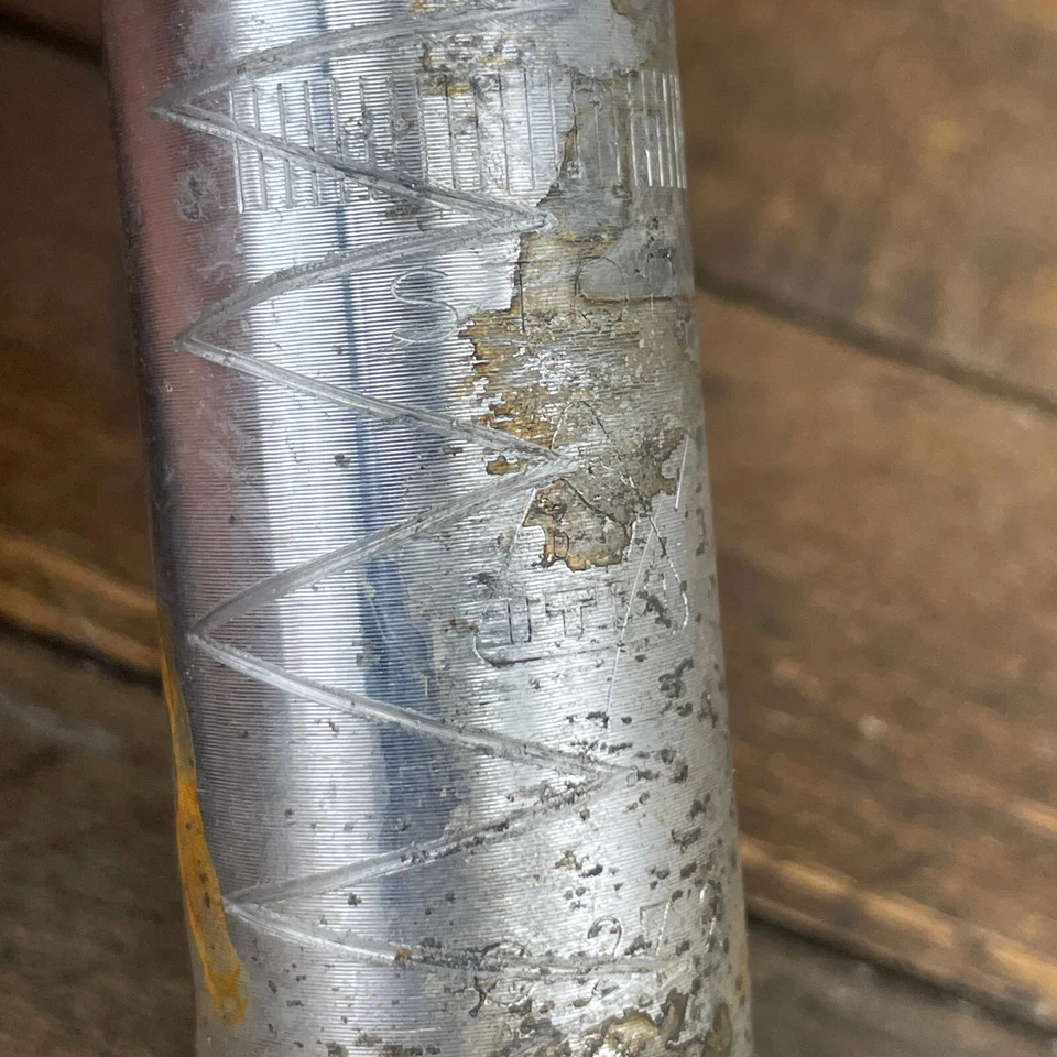 Tija de sillín de carretera de aleación ITM de colección 27,2 mm estriada Italia años 80 plateada Foto 3 de 4