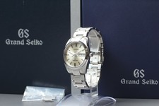 MINT w/ BOX GRAND SEIKO Heritage 9F83-0AH0 SBGT035 Quartz Day/Date Men's Watch