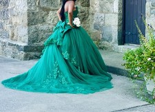 Green Tulle Sleeveless Bridesmaid Dress Ball Gown with Bow and Train