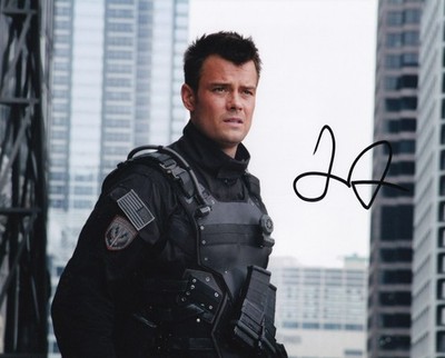 JOSH DUHAMEL signed Autogramm 20x25cm TRANSFORMERS in Person autograph COA