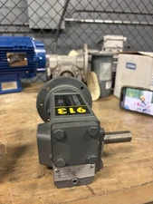 Winsmith 913MDN Gear Reduction Box Speed Reducer Gearbox 60:1 Ratio .18 HP