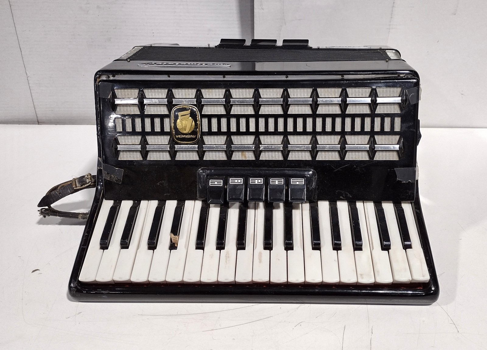 Weltmeister Model Serino Vintage 34 Key 80 Button Piano Accordion - Black