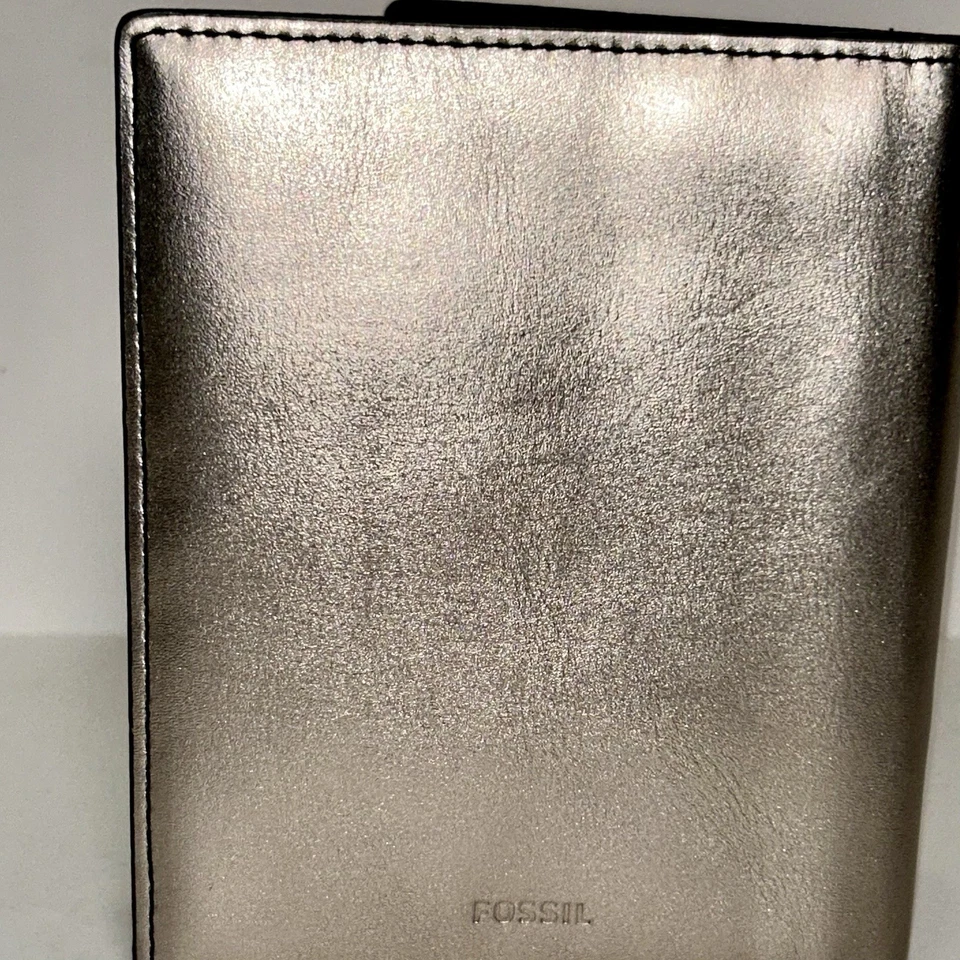 Estuche para pasaporte/cartera de cuero granulado fósil 4,5" x 5,5" dorado y negro NUEVO Foto 3 de 4