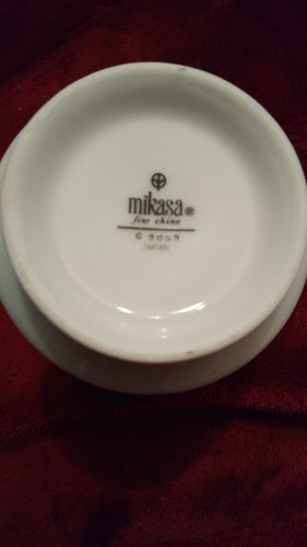 Authentic Mikasa Fine China G9059 Montclair Coffee/Tea Pot, Sugar & Creamer Set - Picture 2 of 7