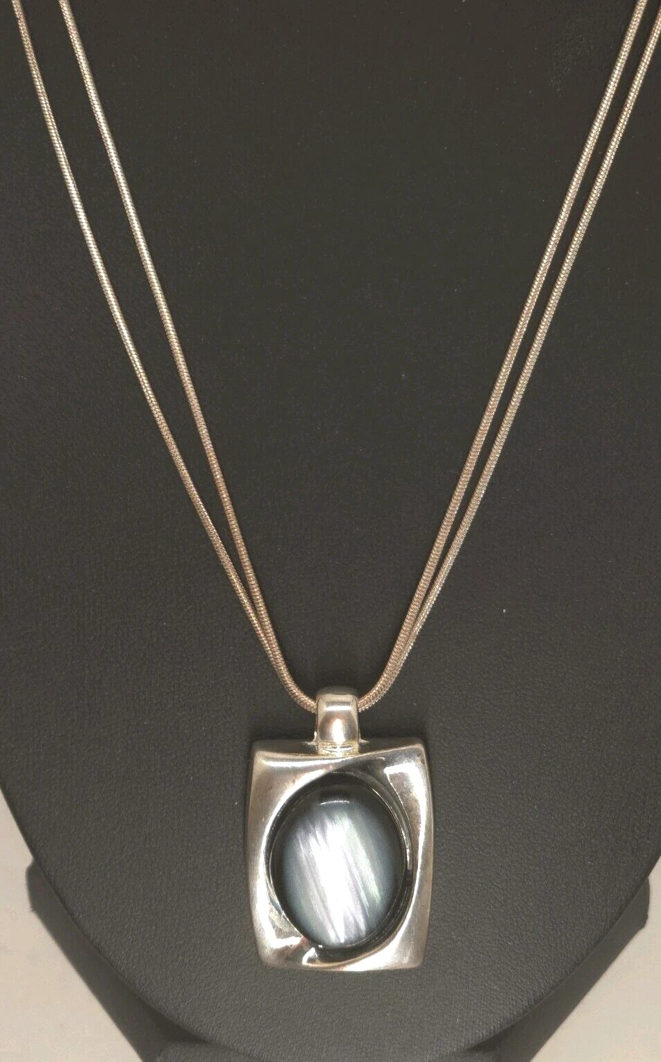 VETEMENTS KC Collana Doppia Catena Ciondolo Tono Argento Grigio Fumè Acrilico 16"