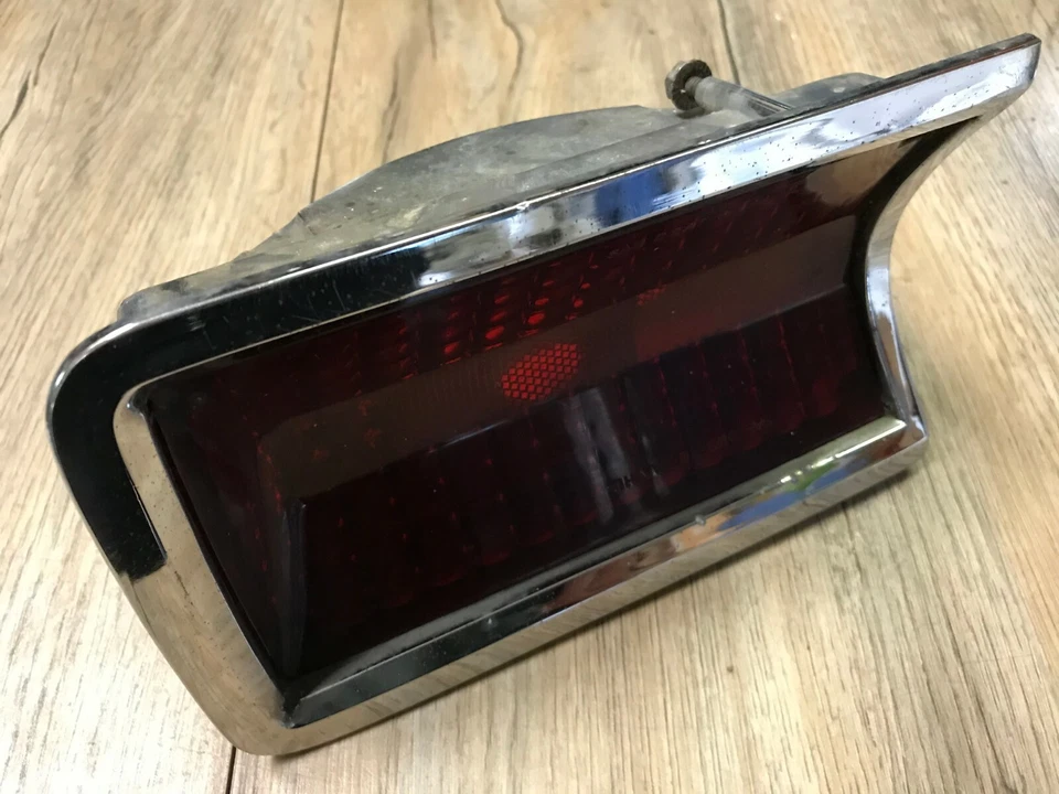 AMC RAMBLER 1967 usado americano OEM conjunto de luces traseras LH Foto 3 de 4